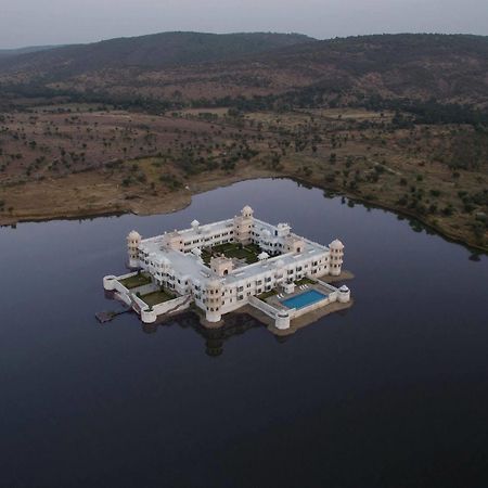 Juesta Lake Nahargarh Palace, Chittorgarh Pārsoli Exterior foto
